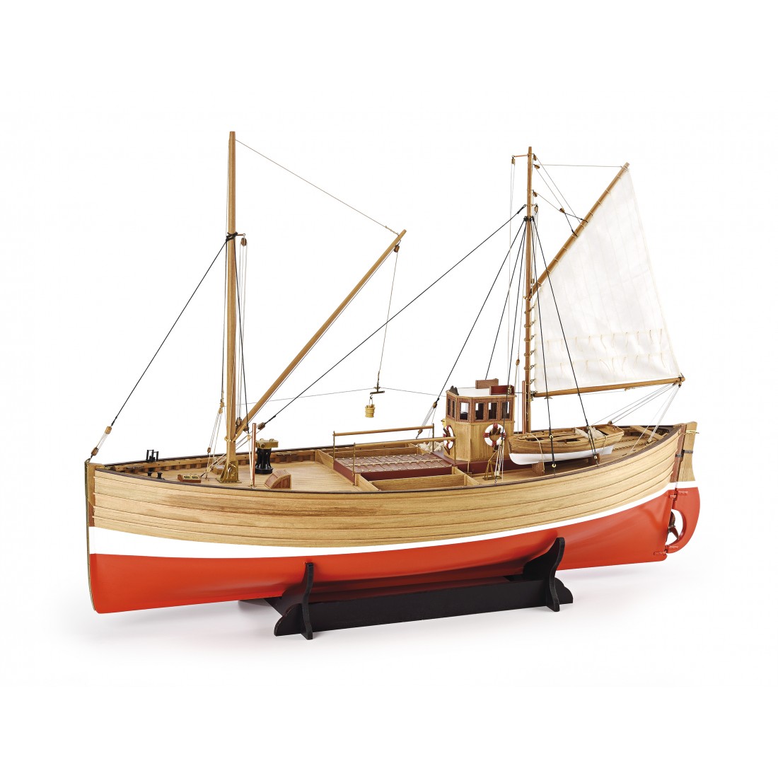 Amati Fifie Scottish Motor Fishing Vessel 1:32 Scale
