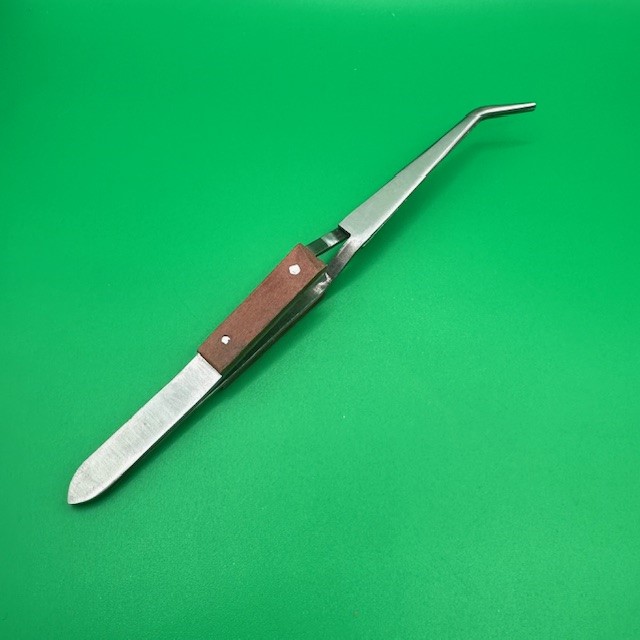 Amati Reverse Action Bent Nose Tweezers