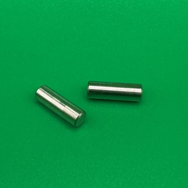 Tamiya 4 x 12mm Shaft (2) 58441