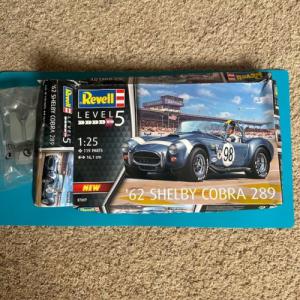 Damaged box Revell Shelby Cobra 289 1:24 Scale Model Kit 07669 ...